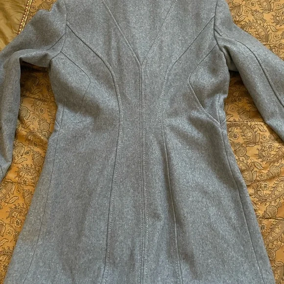 GUESS Jacket - Picture 8 of 9